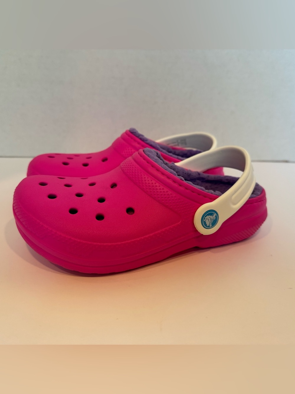 Crocs Kids Pink Fuzzy Lined Clogs Size J2